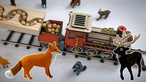 Деревянный паровозик и гонка шариков марблс #3 (с игрушечными зверушками из Киндера) / АСМР ASMR