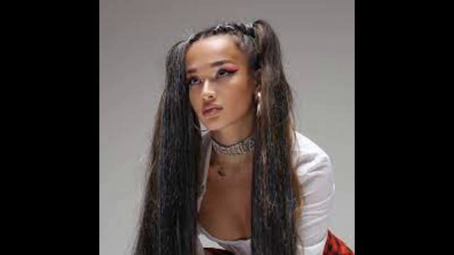 MARI M — Биография