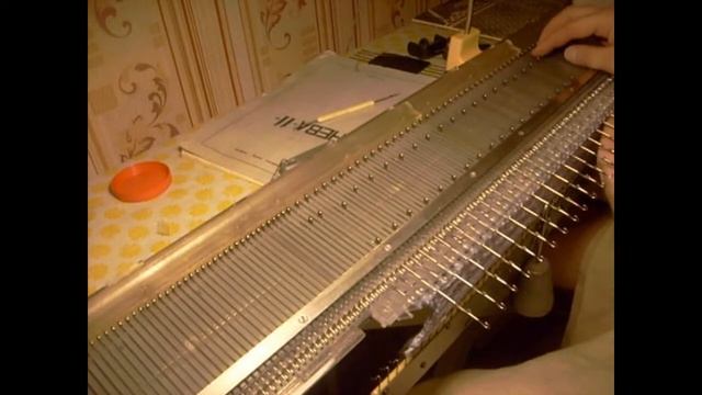 Шарф-снуд на вязальной машине Ладога-1 смотреть онлайн