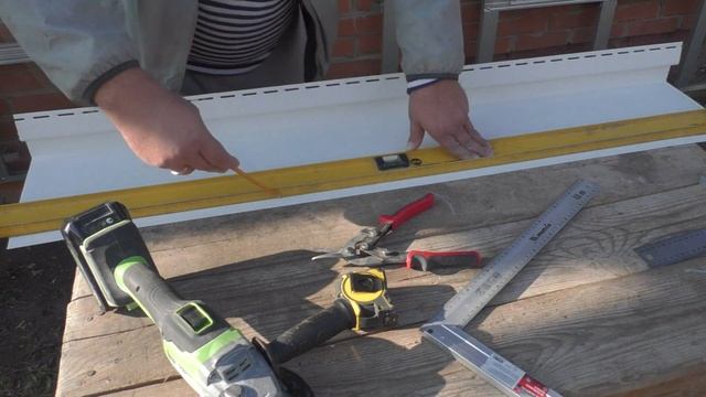 Как обшить окно сайдингом - монтаж сайдинга Технониколь, околооконные планки смотреть онлайн