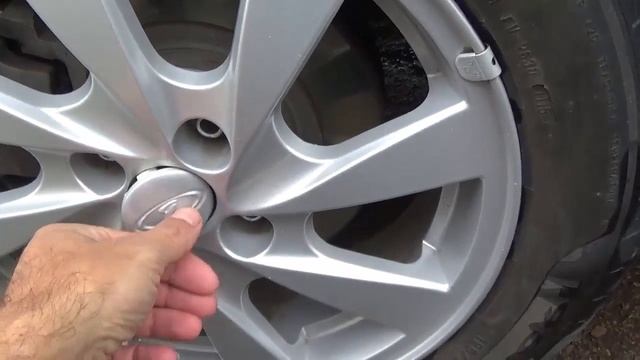 Колпачок на литой диск, заглушку на диск потерял на Калине смотреть онлайн