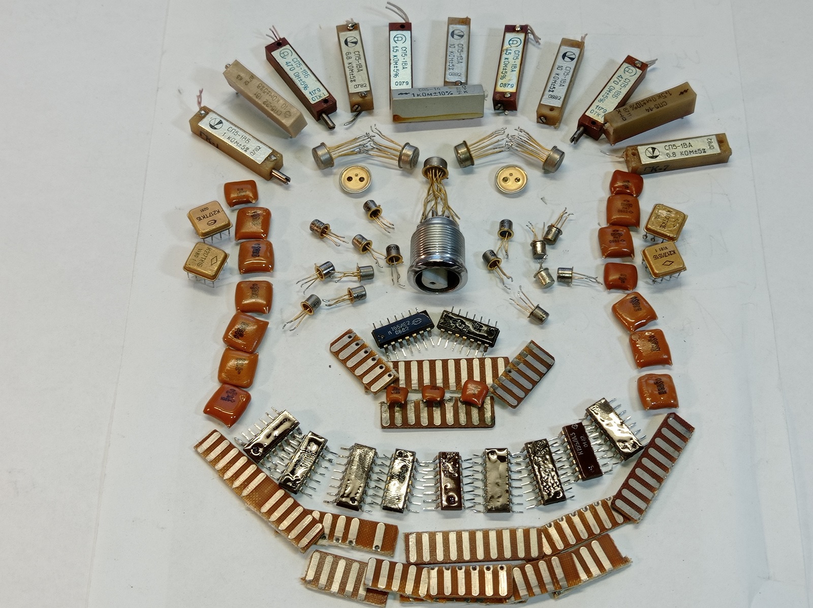 Вольтметр Щ1413. Обзор - разбор. Часть 2. Полный разбор. Приборы - радиодетали - драгметаллы. смотреть онлайн