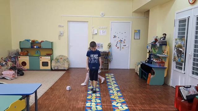 Дидактическая игра "Веселые дорожки" смотреть онлайн