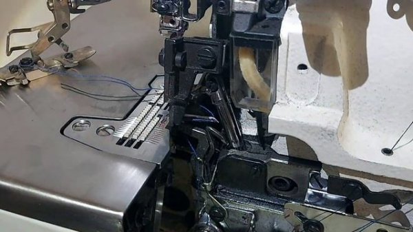 заправка ниток оверлока JACK E3