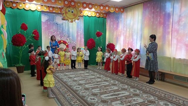 Праздник 8 Марта
Песня "Золотая мама" смотреть онлайн