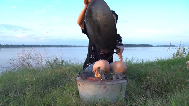 Pick water convolvulus in my village with my sister and cooking смотреть онлайн