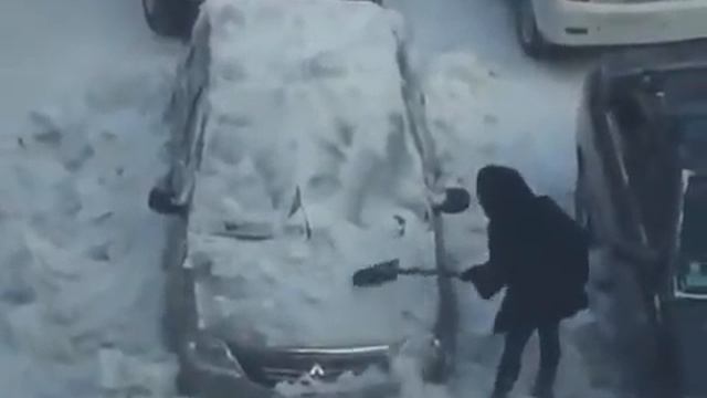 новый способ очистить машину от снега смотреть онлайн