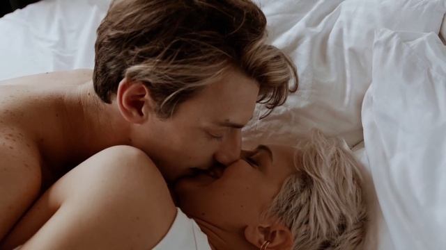 ЧТО ТАКОЕ ЩЕКОТКА И ПОЧЕМУ НЕЛЬЗЯ ПОЩЕКОТАТЬ САМОГО СЕБЯ смотреть онлайн