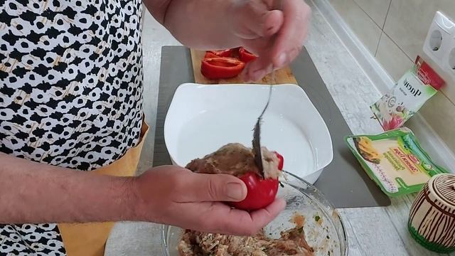 Запечённые перцы ? в духовке с мясом по Игренски смотреть онлайн