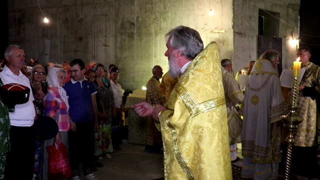 Первая Божественная литургия совершена в строящемся Александро-Невском соборе. Проповедь. смотреть онлайн