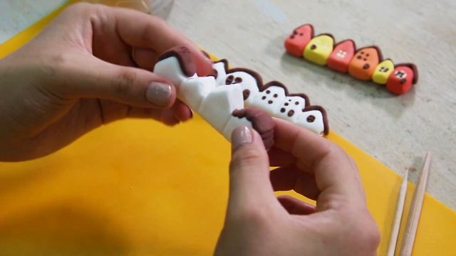 DIY ПОДСТАВКА ДЛЯ КИСТЕЙ из легкого пластилина смотреть онлайн