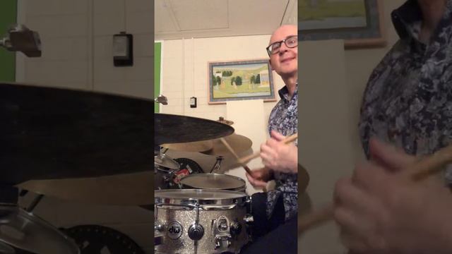 David Jones drums groove with 3/16 metronome смотреть онлайн