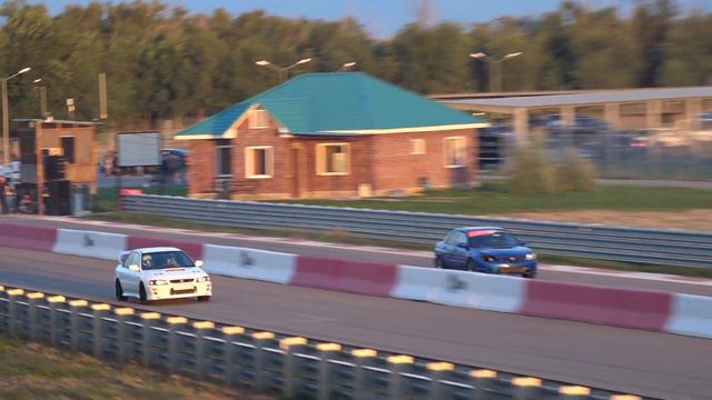 Subaru Impreza wrx sti gdb vs subaru impreza wrx gc8 смотреть онлайн