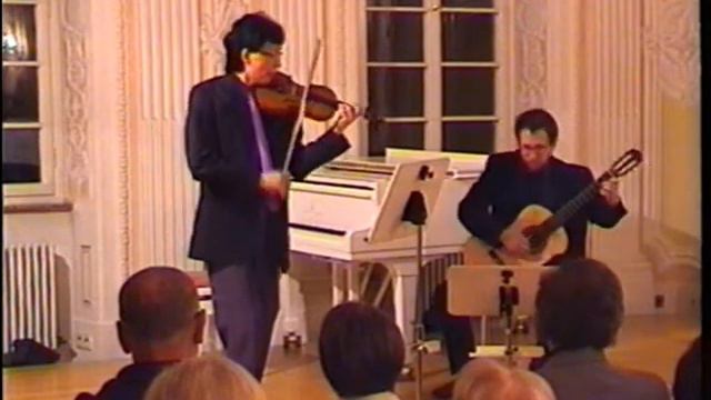 Murat Rena plays Paganini with guitar смотреть онлайн