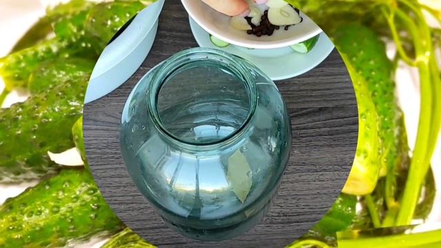 Быстрые МАЛОСОЛЬНЫЕ ОГУРЦЫ в пакете, рассоле и контейнере. 3 быстрых рецепта. смотреть онлайн