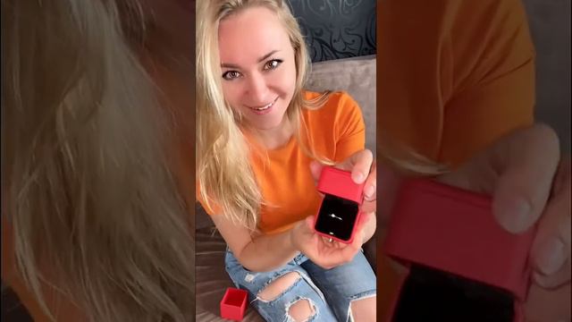 Люблю носить тонкое кольцо на большом пальце)￼ И брюлики тоже люблю😂￼ смотреть онлайн