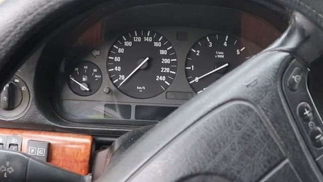 BMW 728i E38 СРЕЩУ Mercedes S350 W140 !!! смотреть онлайн