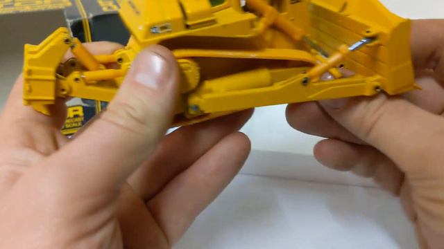 caterpillar D8l NZG 1/50 scale model review cookie monsters model corner смотреть онлайн