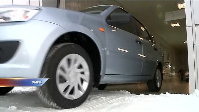 Омичам, пострадавшим на производстве, подарили автомобили смотреть онлайн