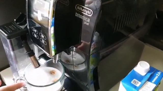 Знакомство с кофемашиной De longhi Dinamica plus часть 1 смотреть онлайн