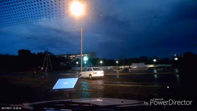 Запечатлел молнию на камеру смотреть онлайн