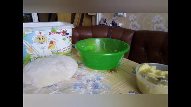 Жарим пирожки с картошкой.mp4 смотреть онлайн