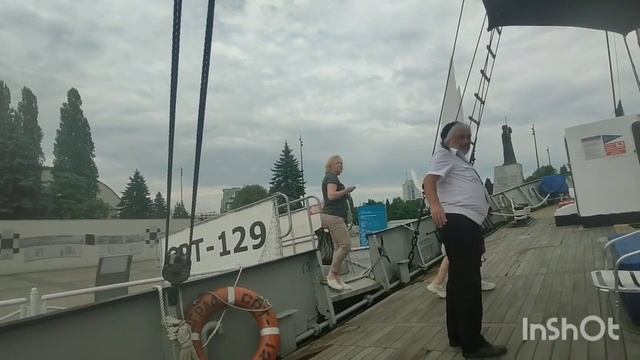 Музей мирового океана.  Рыболовный траулер СРТ-129, подводная лодка Б-413