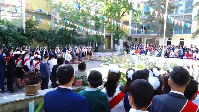 ПРЕЗИДЕНТ ВСТРЕТИЛСЯ С ВЫПУСКНИКАМИ ШКОЛЫ №5 г. БИШКЕК смотреть онлайн