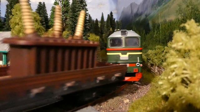 Roco SZD M62 with Umbum & Märklin freight wagons смотреть онлайн