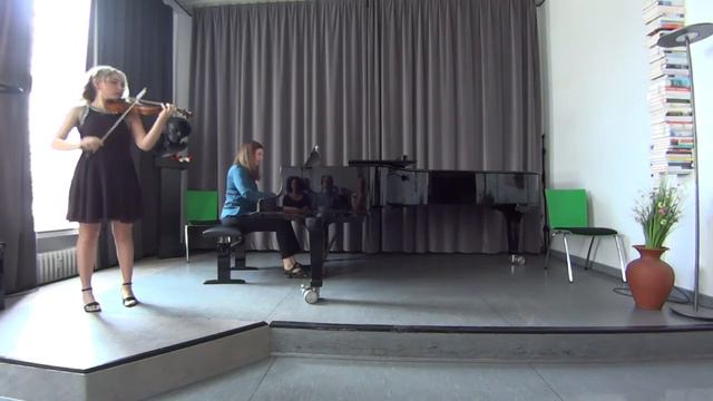 Sofia Moguillansky (Violine) & Sabine Simon (Klavier) – Allesandro Tomaso Vitali: Chaconne g-Moll смотреть онлайн