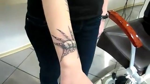 Необычная женская татуировка смотреть онлайн