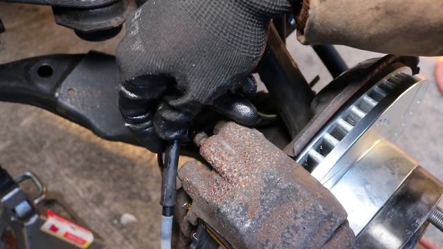 Solo Brake Bleed (Tacoma DIY / How To) смотреть онлайн