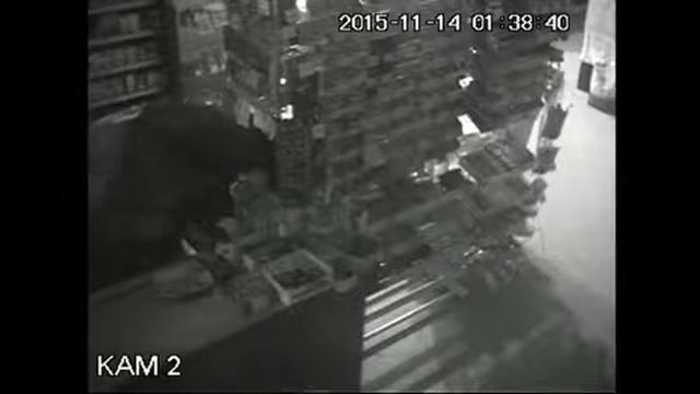 Кража в магазине - видео с камер наблюдения смотреть онлайн