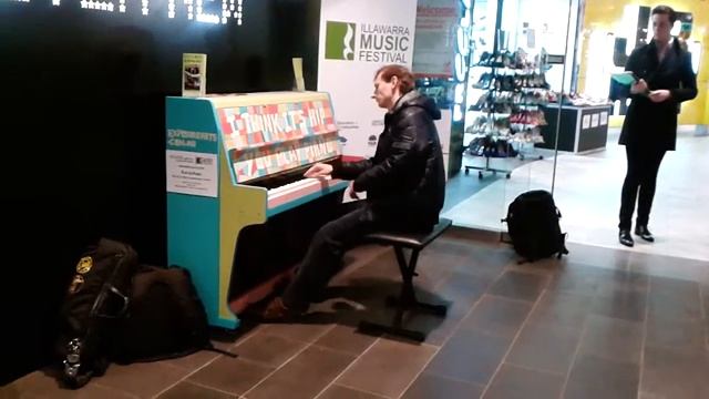 Соревнование на звание лучшего пианиста города)))) смотреть онлайн