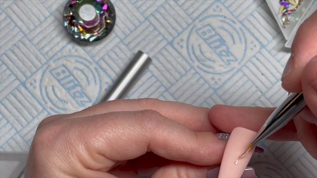 The Twelve Days of " Crystalmas"! | Day 4: Snowflake Nails смотреть онлайн