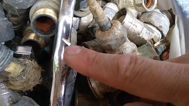 Дотошная подготовка латуни под сдачу на металлолом. смотреть онлайн