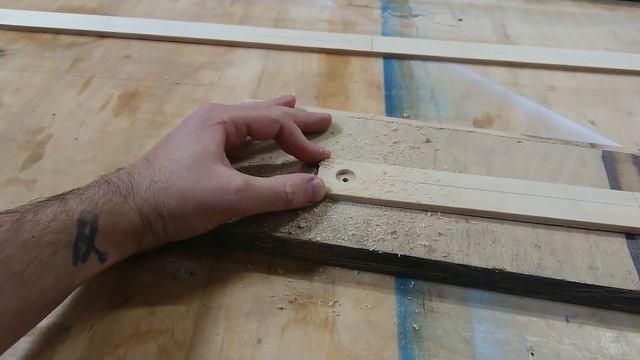 Верстак. Часть - 1 (Встроенная циркулярная пила) смотреть онлайн