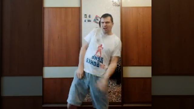 Cream Soda & Хлеб - Плачу на техно (КАСКАД - Плачу на техно) смотреть онлайн