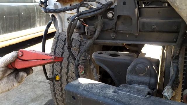 замена передних подушек Nissan Navara D40
