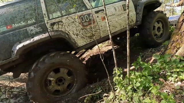 Jeep на 40-х тракторах - первый выезд на оффроад смотреть онлайн