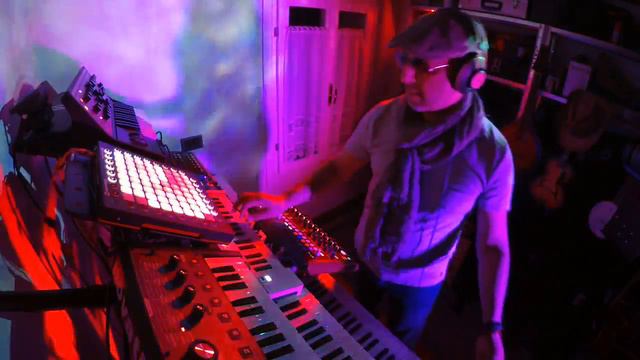 Hydrogen Plasma (Korg MS 2000 - Behringer Deepmind 12) смотреть онлайн