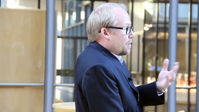 Detaljeilla ja näkemyksellä digijohtajaksi - Kimmo Timonen, Tieto Oyj смотреть онлайн
