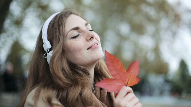 Ирина Алегрова и Игорь Крутой "Осень" смотреть онлайн