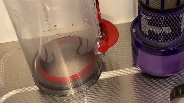 Dyson V11 – When to clean the filter from digital instructions смотреть онлайн