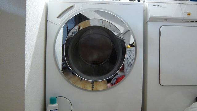Miele W4146: Outdoor 40 Part 2: End of main wash and rinses смотреть онлайн
