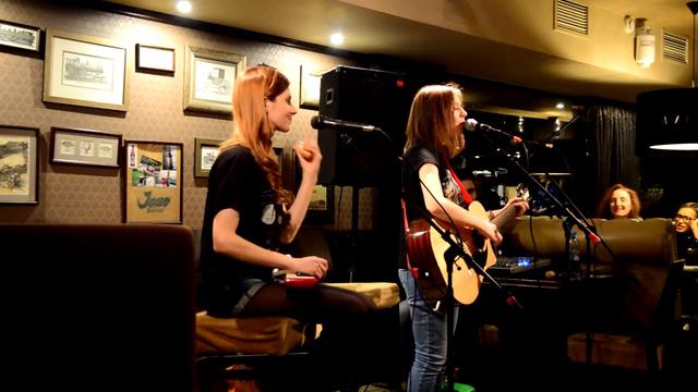 Живое выступление дуэта "Меньше трёх" в баре Global 14.11.2015 p.7 смотреть онлайн