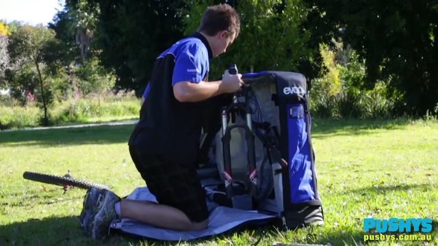 'How to guide' on the Evoc bike travel bag смотреть онлайн