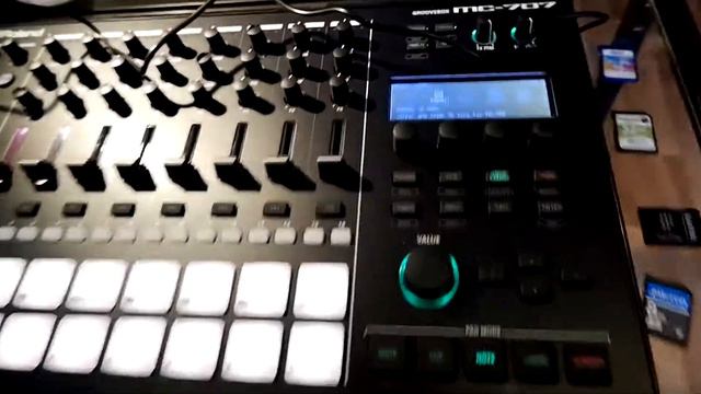 Roland MC 707: "No SD Card" или какие карты подходят для MC 707 смотреть онлайн