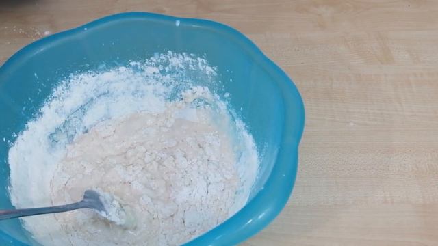 Лепешки на кефире. Жылдам дайын болатын айраннан лепешка смотреть онлайн