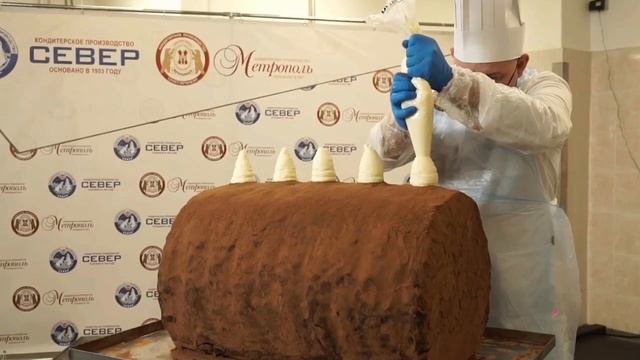 В Питере сделали гигантское пирожное «Картошка» весом 123 килограмма смотреть онлайн